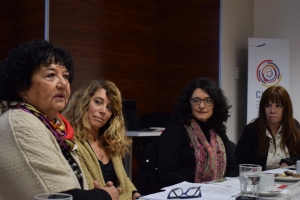 De derecha a izquierda: Dora Barrancos, Ruth Ladenheim, Sara Pérez y Viviana Ramallo durante la presentación del Reglamento.