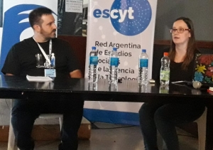 Fernando Ariel López y Verónica Xhardez durante la presentación en el CAESCyT 2019